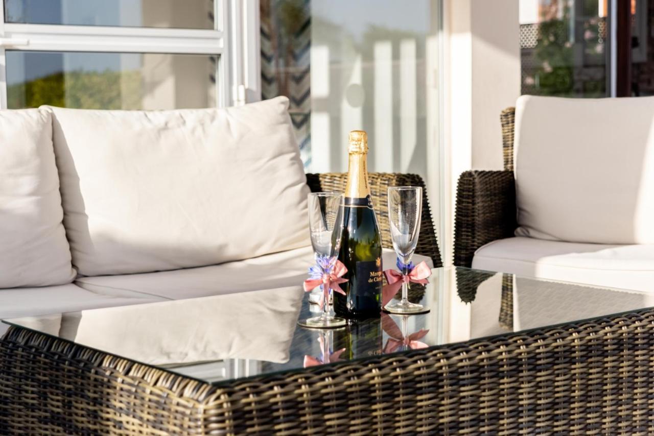 Villa Marina Sunrise By Ezoria Villas Coral Bay Exterior foto