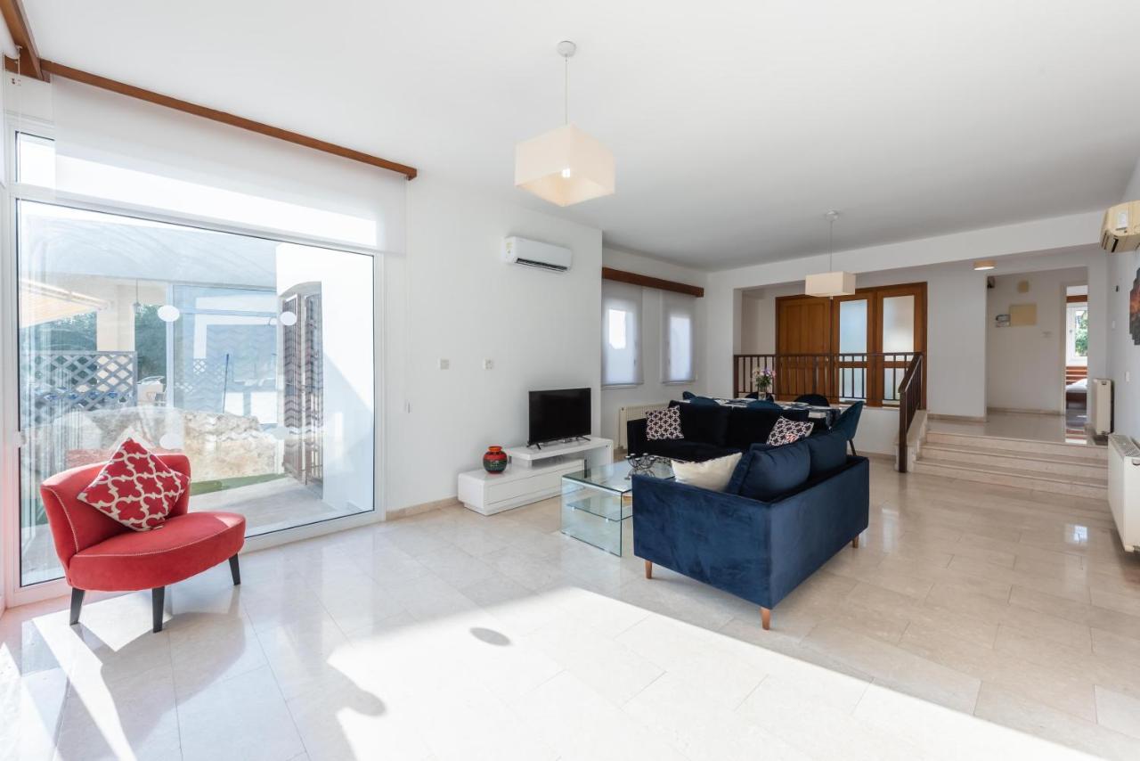 Villa Marina Sunrise By Ezoria Villas Coral Bay Exterior foto