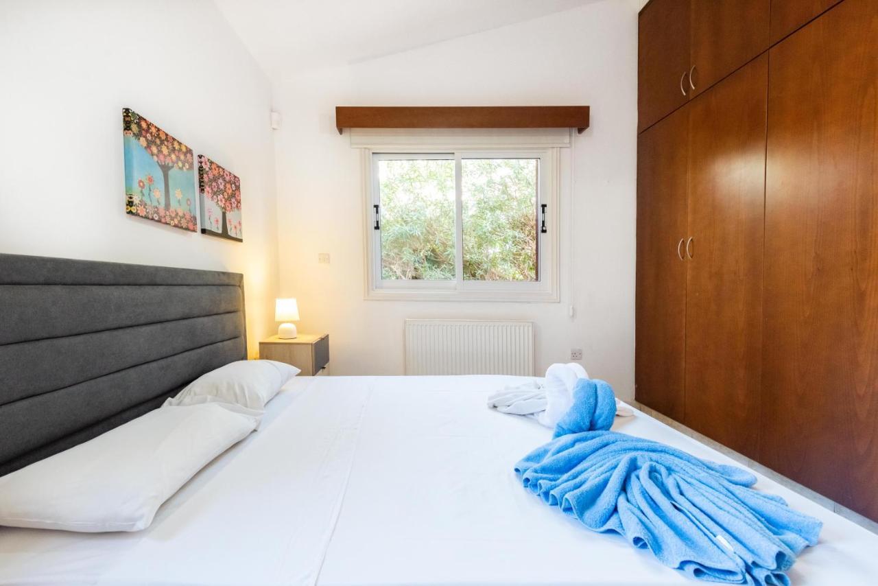 Villa Marina Sunrise By Ezoria Villas Coral Bay Exterior foto